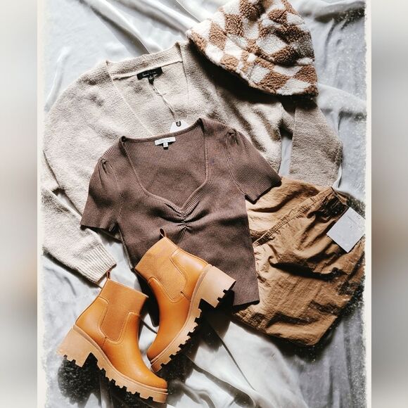 🆕️The Emie// Mocha ribbed top - Picture 3 of 3